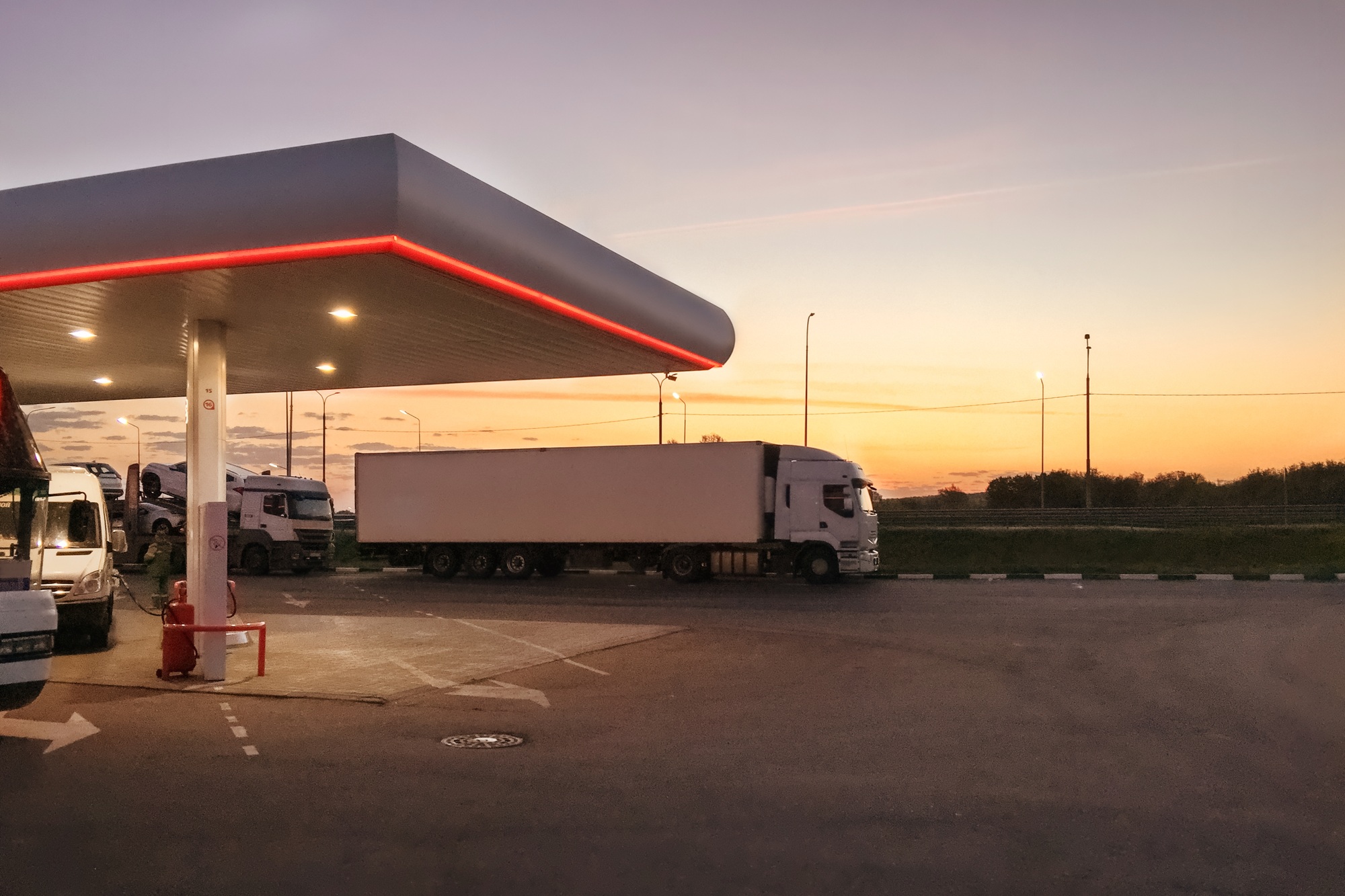 Gas station fueling with cars